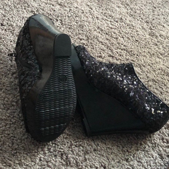 New Sequin Bootie - Picture 4 of 4